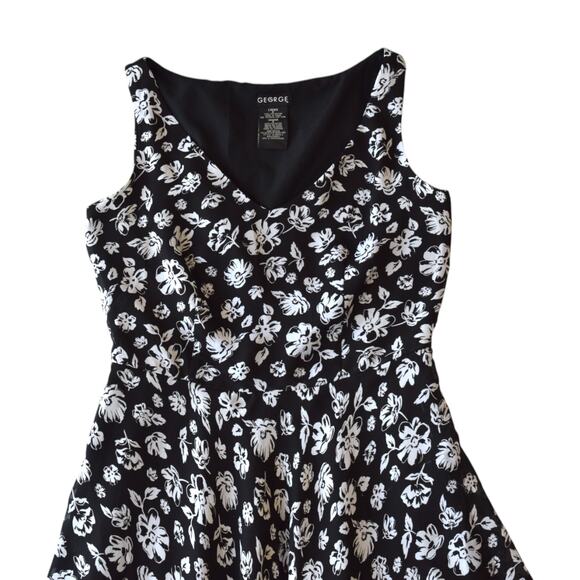 George Black and White Floral Sleeveless Fit and Flare Dress – Size 4 - Picture 2 of 5